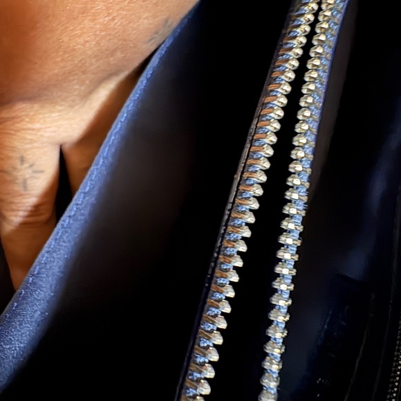 Elegant Navy Quilted Handbag - Picture 9 of 13